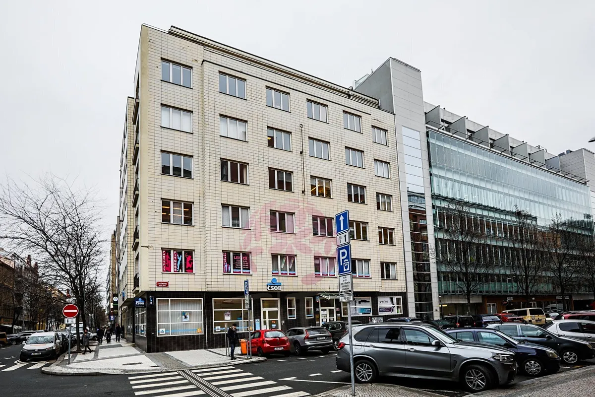 Pronájem kanceláře 153 m²